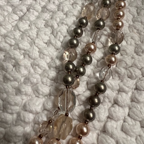 Loft, gray, pink beaded necklace - Picture 3 of 3